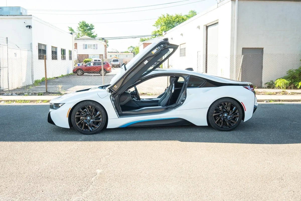 2022 Bmw I8 White